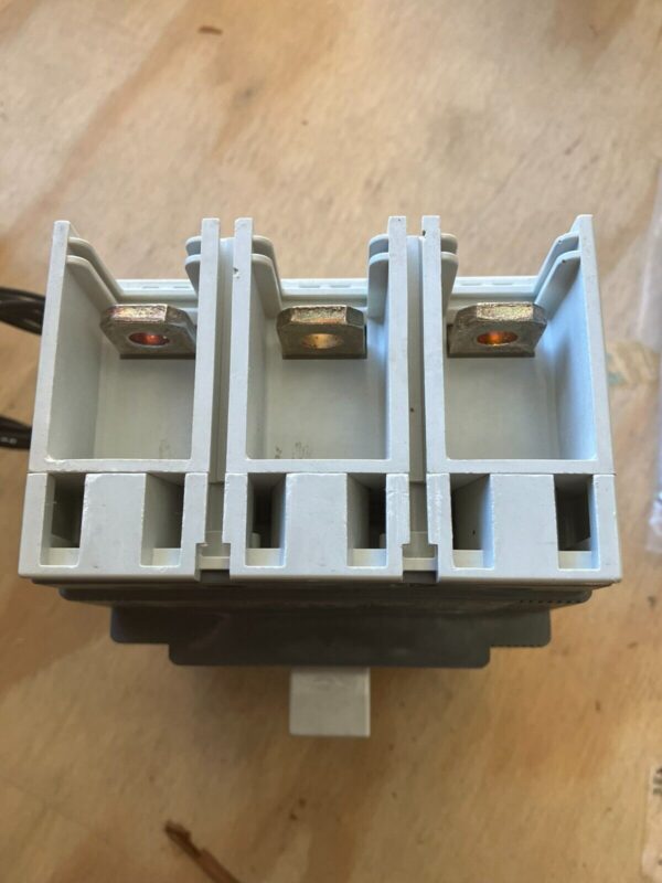 ABB SACE TMAX T3 N 225 Circuit Breaker - Image 3