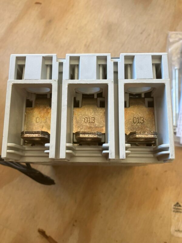 ABB SACE TMAX T3 N 225 Circuit Breaker - Image 4