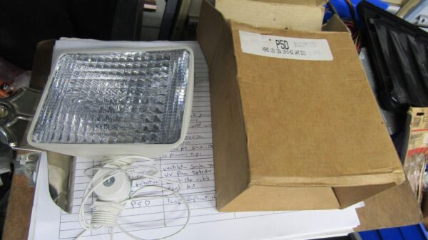 P5D 19-2-62-WHT-EXI 12VOLT LIGHT HEAD