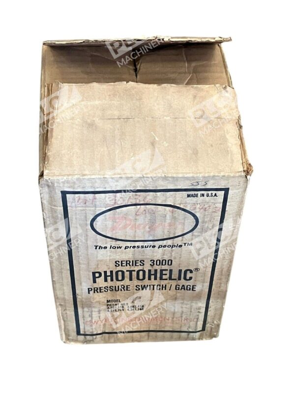 Dwyer Instruments Series 3000 Photohelic Pressure Switch Gage Model 3015