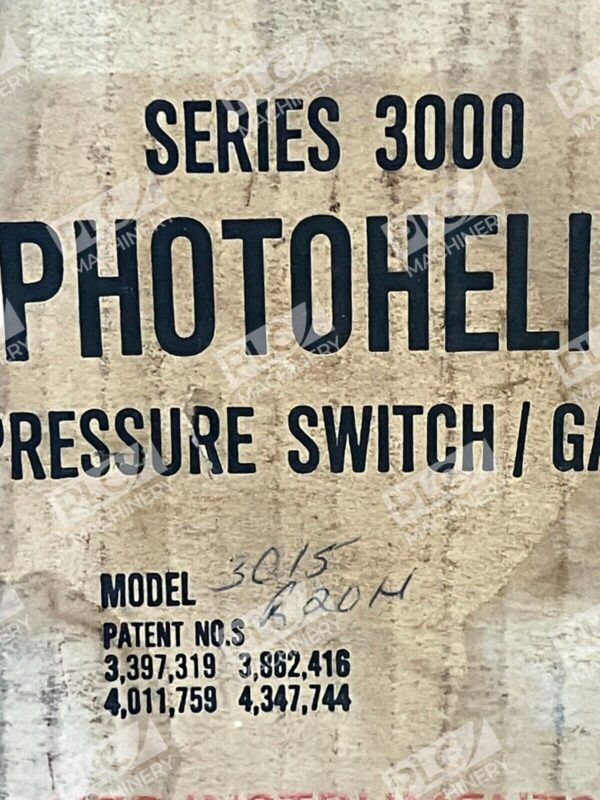 Dwyer Instruments Series 3000 Photohelic Pressure Switch Gage Model 3015 - Image 3