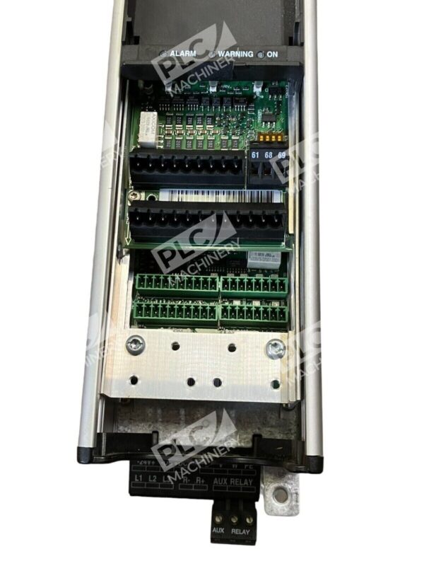 Danfoss VLT5001PT5B20STR3DLF00A10C0 Adjustable Frequency Drive 176F2568 - Image 5