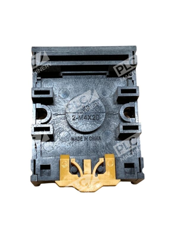 Omron 10A 250V OC3 0487CX 33 2-M4X20 PF083A-E Relay Socket 1YAX4 (Box of 11) - Image 3