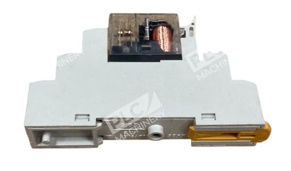 Omron 10A 250V Relay With 0334W Socket G2R-1-S - Image 2