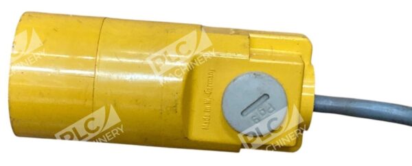 Turck 30mm 8A 20-250VAC/5-500mA Proximity Sensor W/ Cable Ni30-K40SR-BZ3X - Image 2