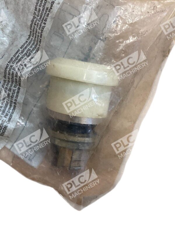 Allen Bradley 22.5mm Push Pull Operator 800EM-LMP21 /A - Image 3