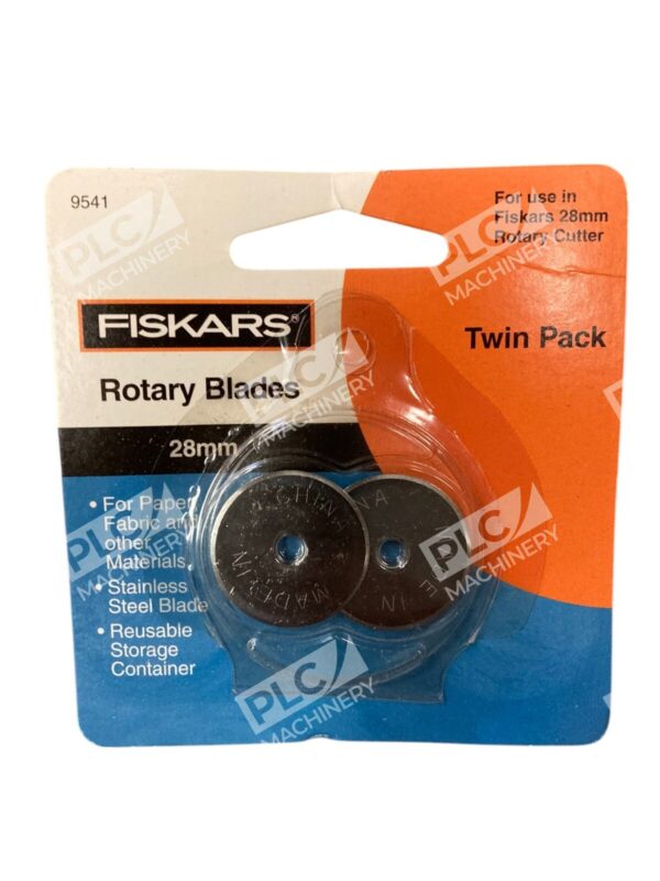 Fiskars Straight 28mm Rotary Blades Twin Pack 9541 - Image 2