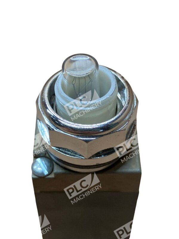 Cutler Hammer E29NM1 Oiltight Indicator Light - Image 4