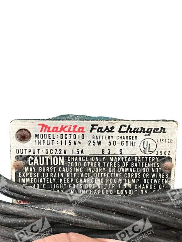 Makita 115V 25W 50-60Hz 7.2VDC 1.5A Fast Charger DC7010 w/ Battery - Image 2
