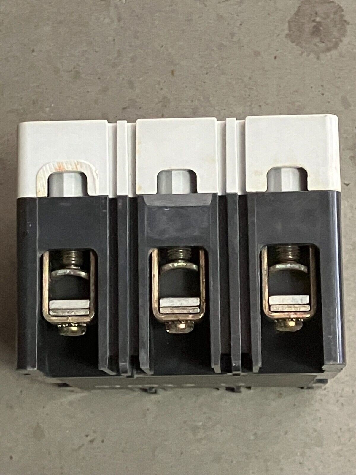 Challenger CFS 14k Molded Case Circuit Breaker - Image 3
