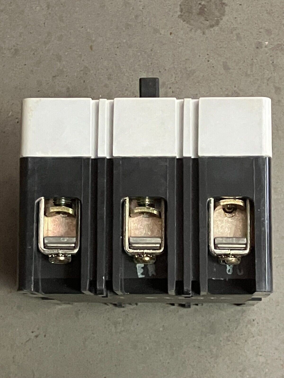 Challenger CFS 14k Molded Case Circuit Breaker - Image 5