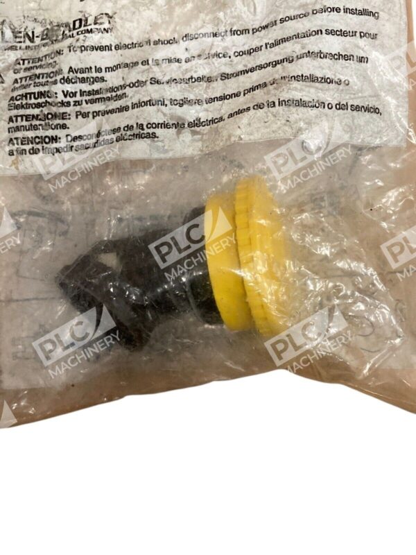 Allen Bradley AB Yellow Bulletin 800E Twist Release Push Pull 800EP-MT5 /A - Image 3