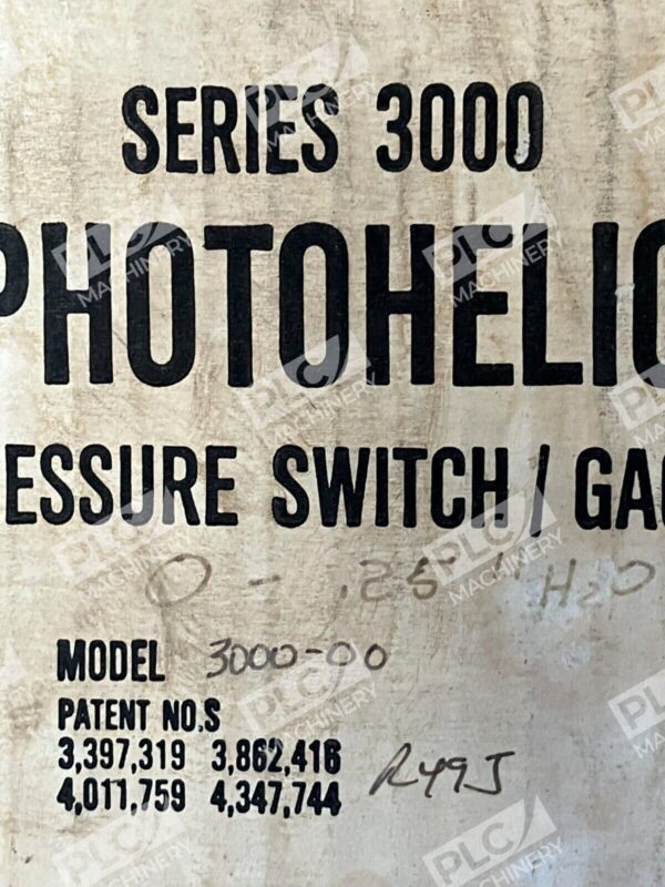 Dwyer Instruments Series 3000 Photohelic Pressure Switch Gage Model 3000-00 - Image 3