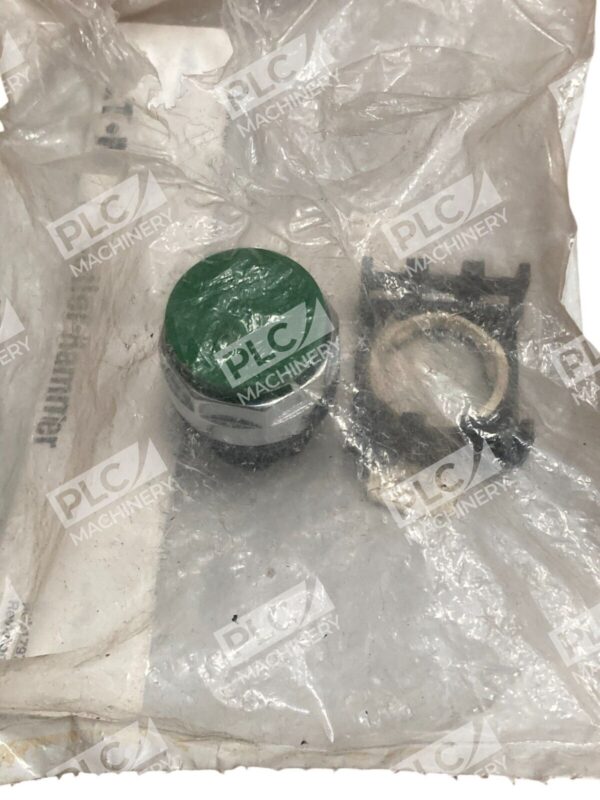 Eaton Cutler Hammer 030714 Green Non-Illuminated Ext. Pushbutton E22E3A - Image 2