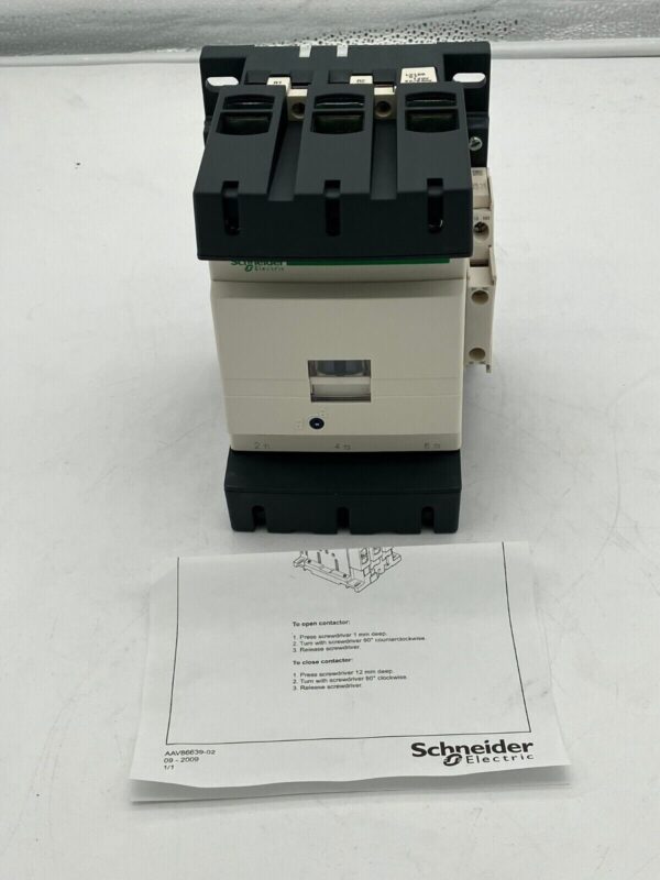 Schneider Electric LC1D150 w/ LA9 D 115603/604 - Image 2
