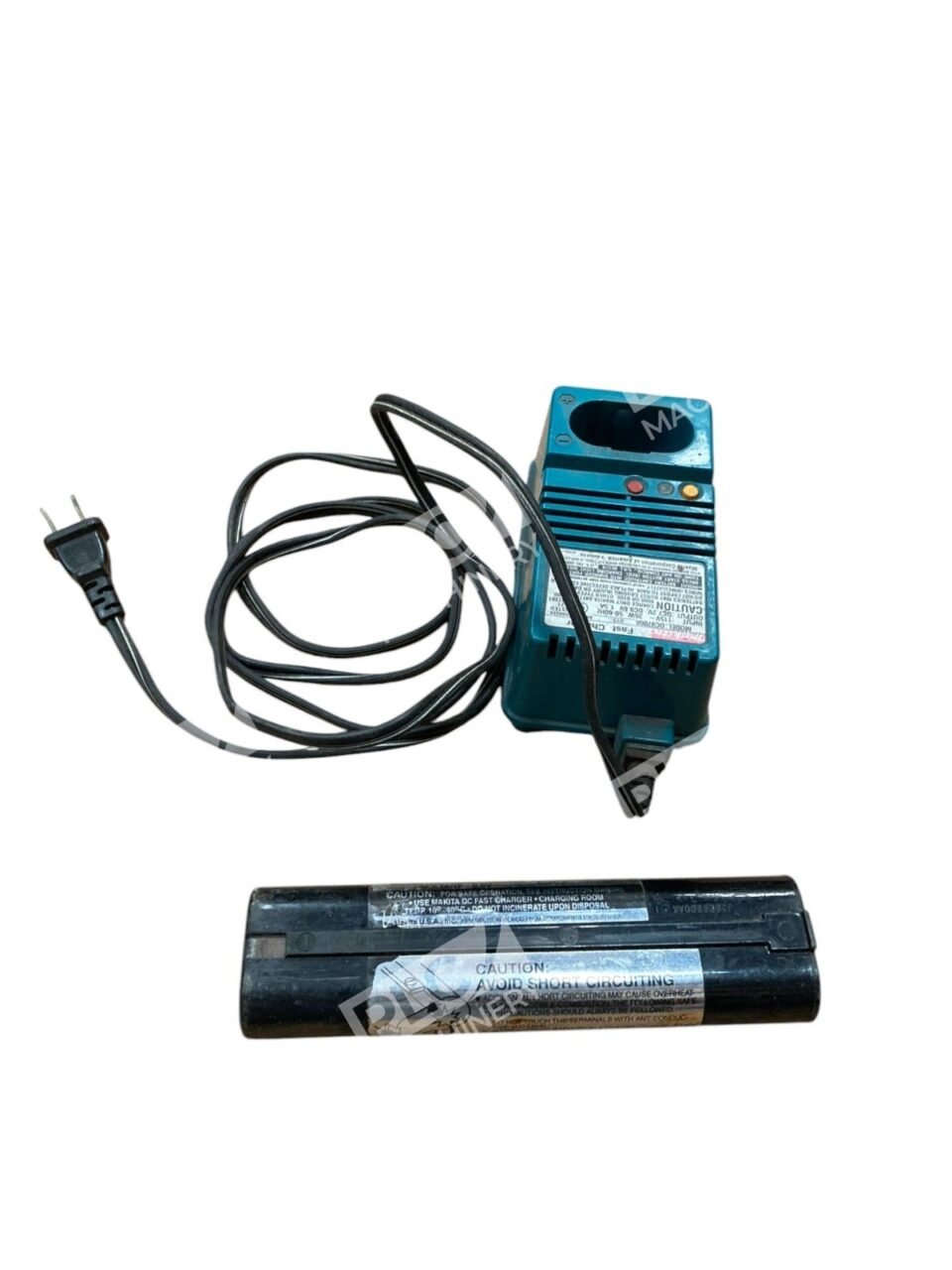 Makita Fast Charger DC9700A 019 w/ Battery 9000