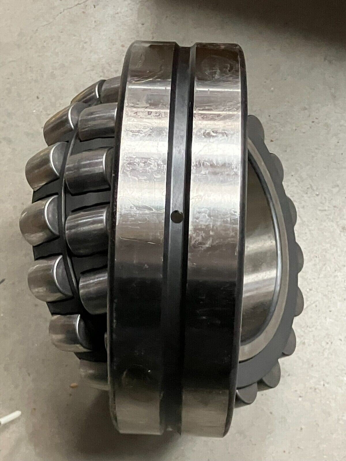 SKF 22226 CCK/C3W33 Spherical Roller Bearing - Image 2