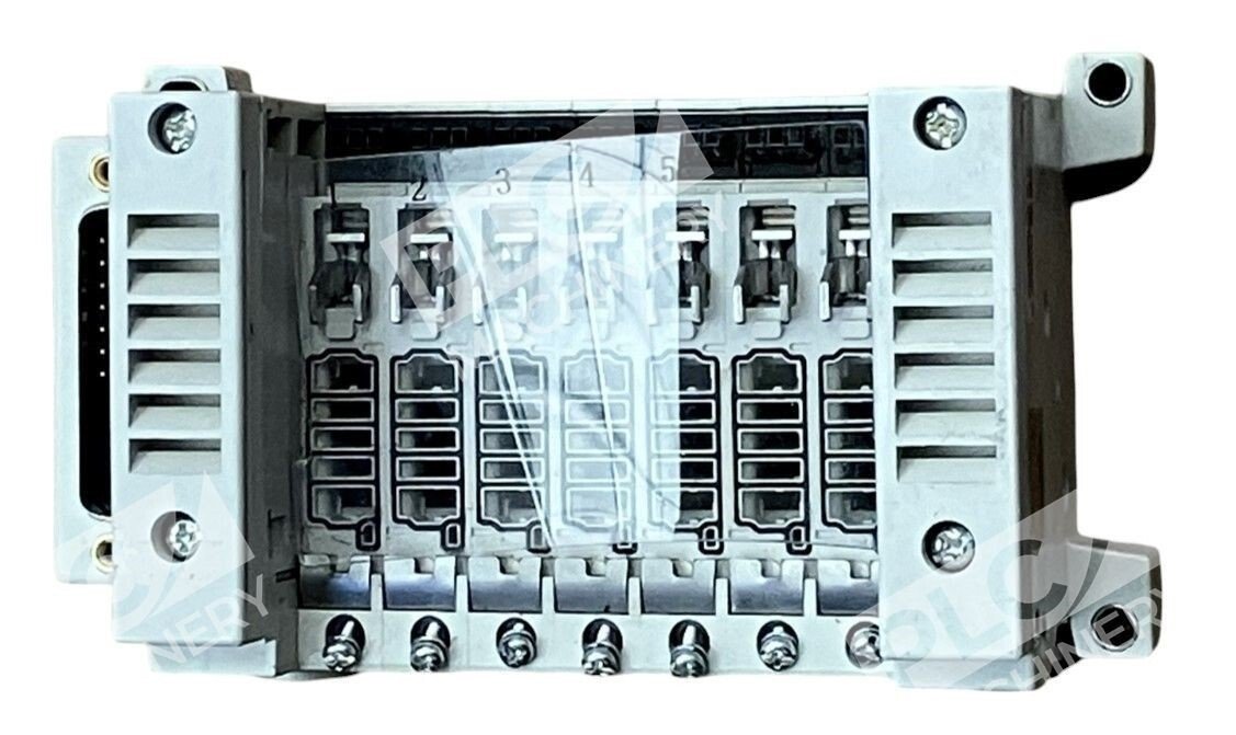 SMC VV5Q11-C01-07-DAL01096 7 Station Pneumatic Manifold Base