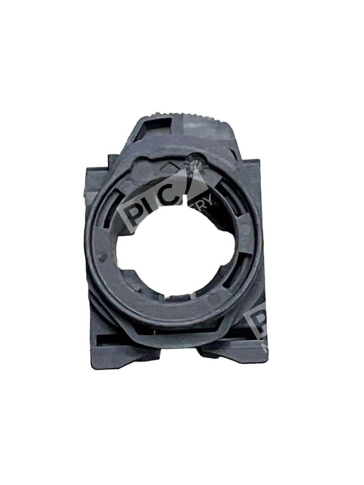 Allen Bradley 800FP-LF4PD3CX10 /A Illuminated Flush Push Button Red - Image 6