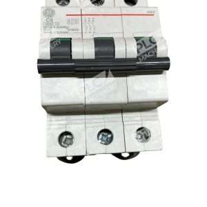 GE C6 3-Pole Miniature Circuit Breaker 6A C-Curve 400V DIN Rail 674649
