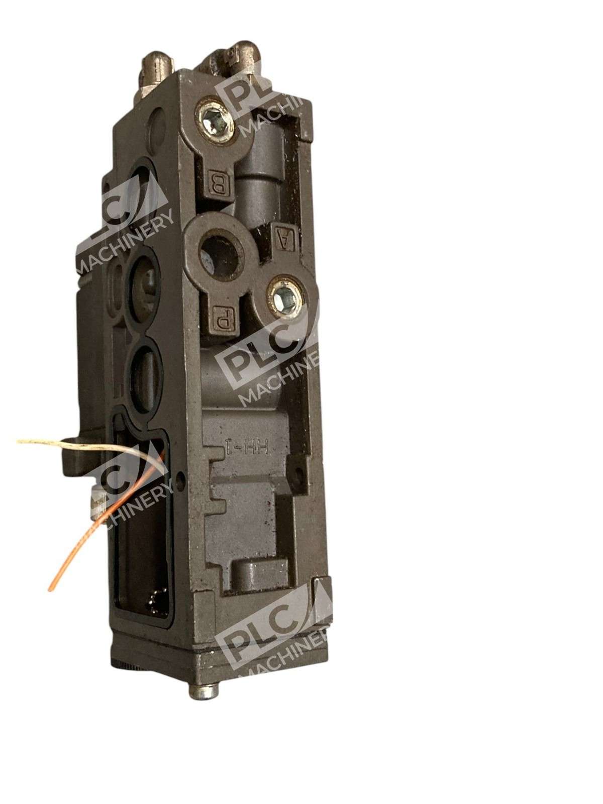 Lot of 8 Numatics 081RS100J Pneumatic Regulator - Image 4