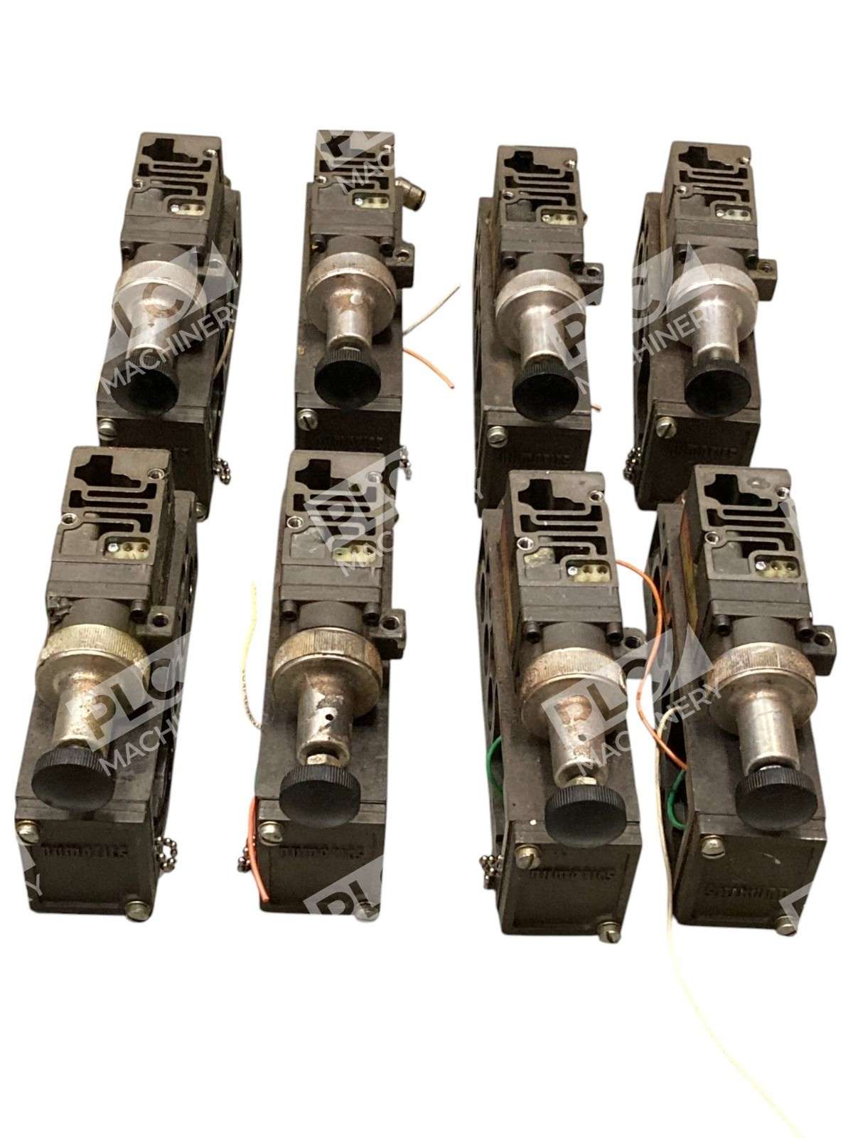 Lot of 8 Numatics 081RS100J Pneumatic Regulator