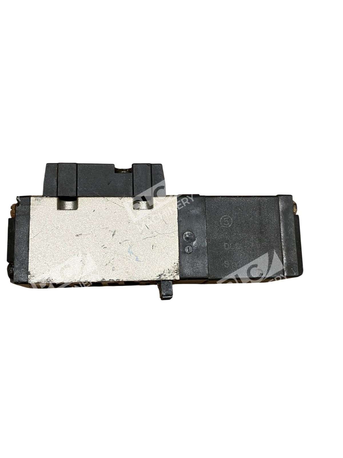 SMC NVFS2100-5FZ 5-Port 2-Position Pneumatic Solenoid Valve DC21-26V - Image 4