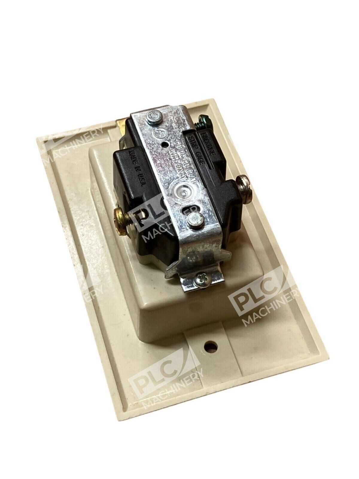 Pass & Seymour S3713-I Single Receptacle 15A 125V Clock Hanger Ivory (lot of 3) - Image 4