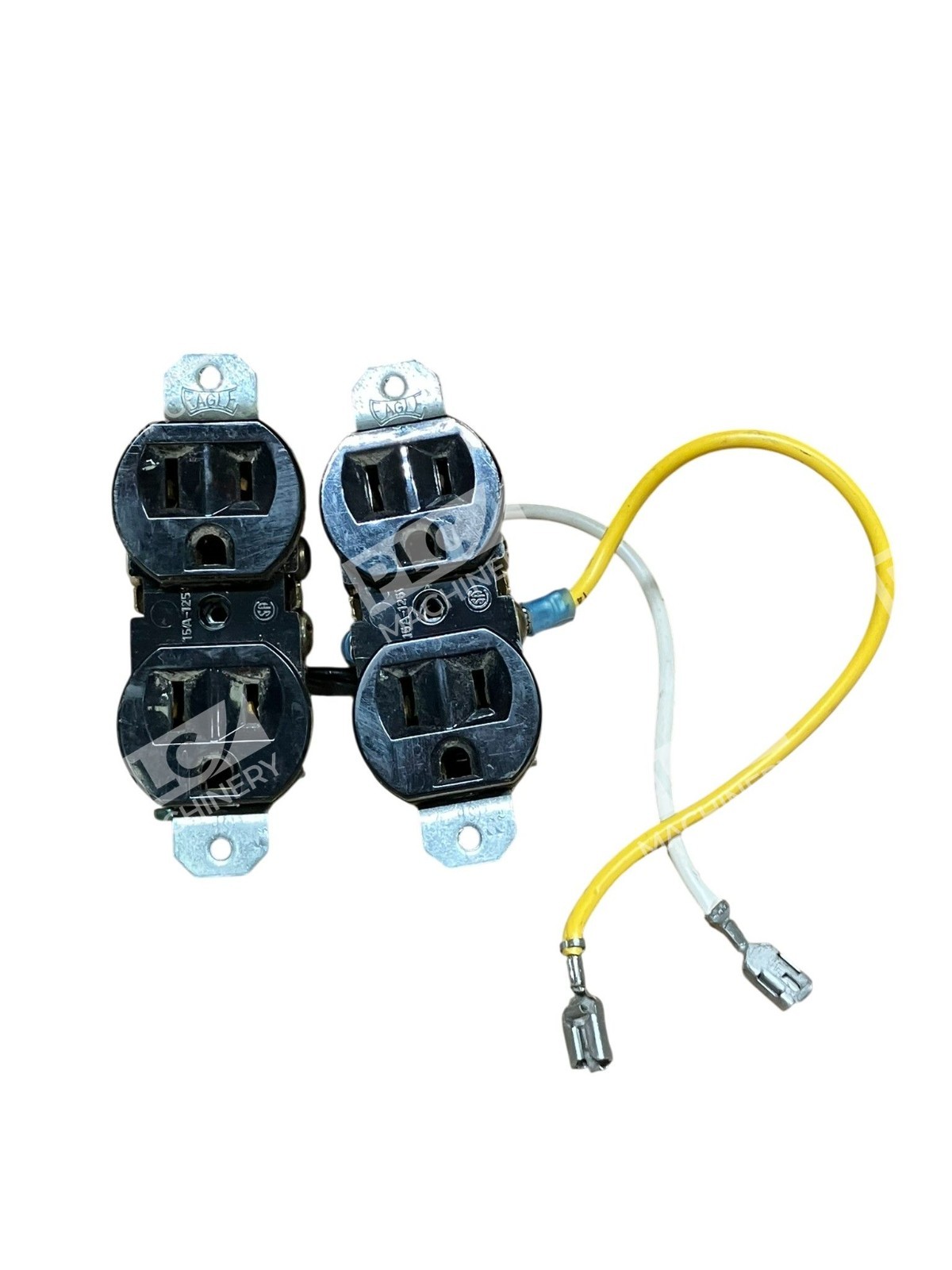 2 Power Receptacles Outlet 16A-125V