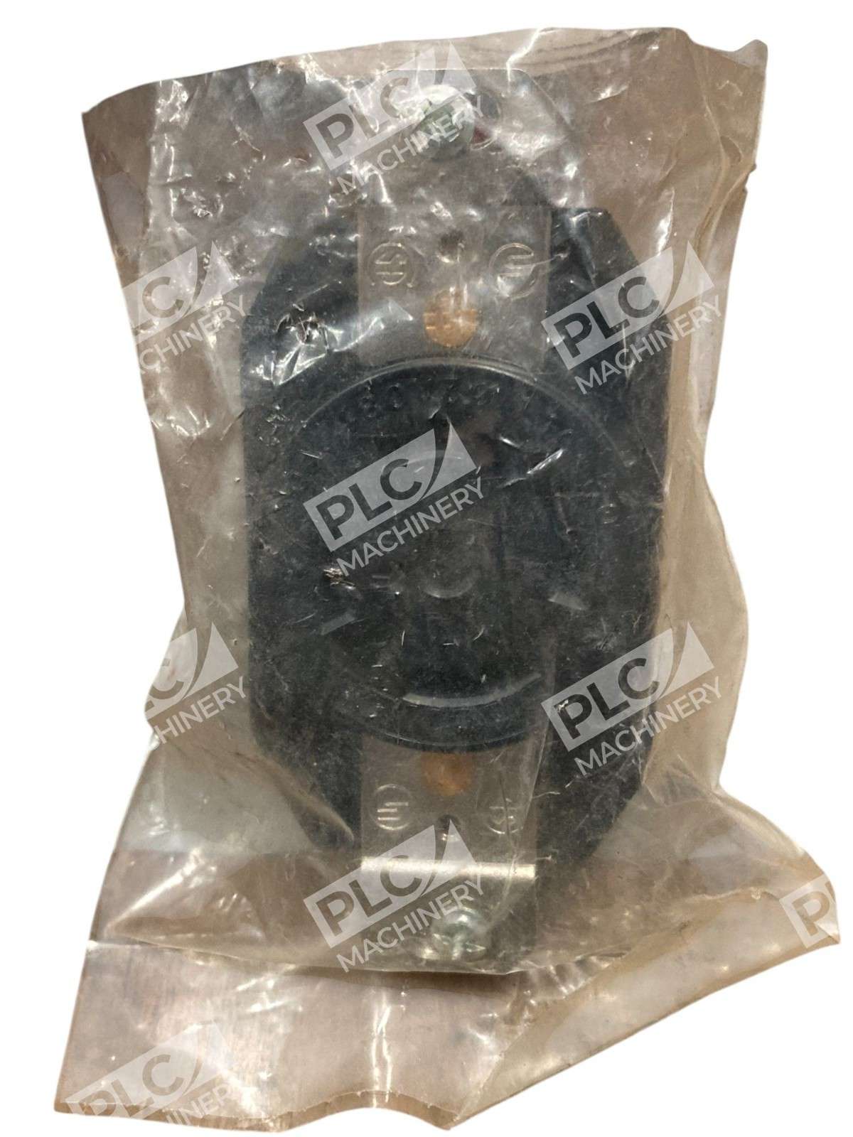 Bryant 71600FR Locking Receptacle Outlet - Image 4